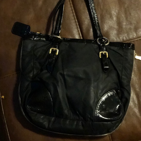 Authentic Prada Nylon & Patent leather tote - Picture 6 of 8
